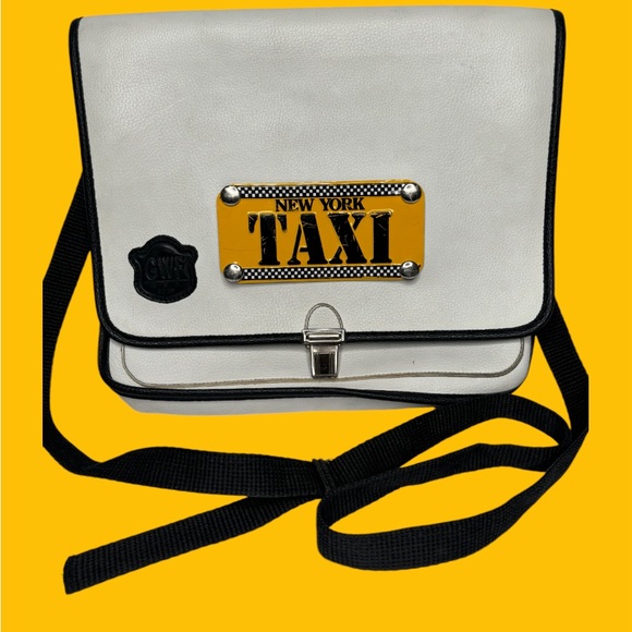 NYC TAXI (GFW)  white messenger  bag  flap over tote, laptop bag, casual bag - Picture 1 of 16